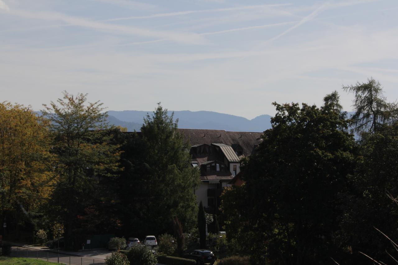 MariaPrimaVera Apartment am Kurpark mit Schwarzwaldblick * * * * Bad Krozingen Exterior foto